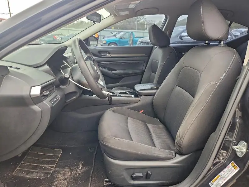 2021 NISSAN ALTIMA SV  