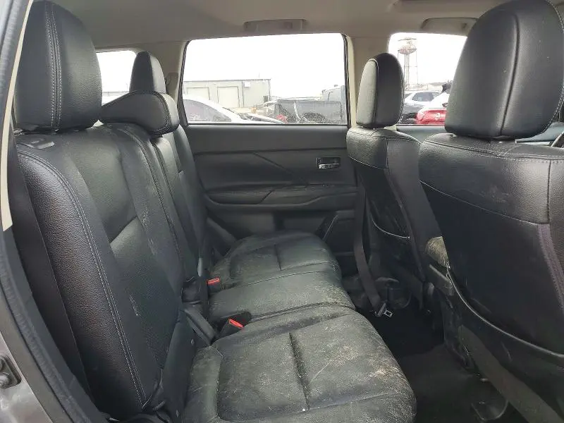 2016 MITSUBISHI OUTLANDER SE  