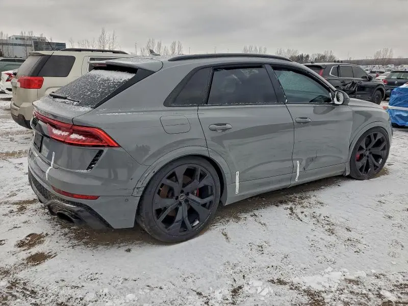 2024 AUDI RS Q8   