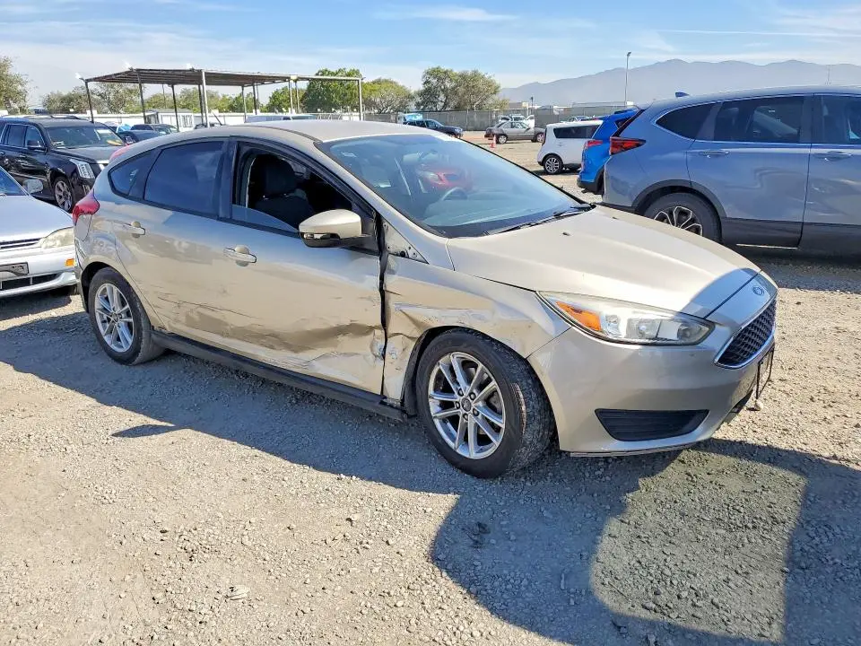 2017 FORD FOCUS SE  