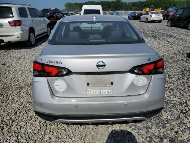 2020 NISSAN VERSA SV  