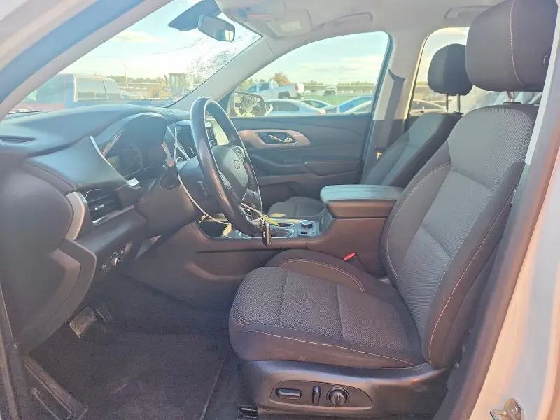 2021 CHEVROLET TRAVERSE LT  