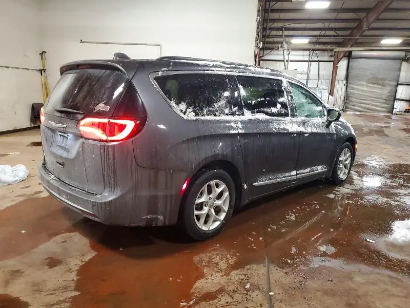 2017 CHRYSLER PACIFICA TOURING L  