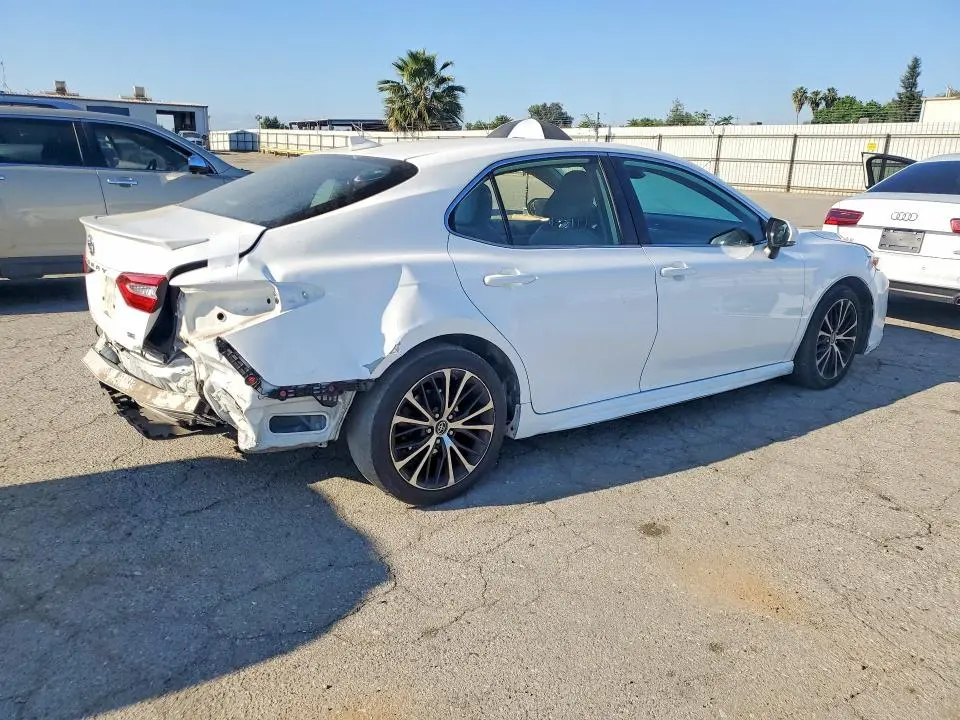2019 TOYOTA CAMRY SE  