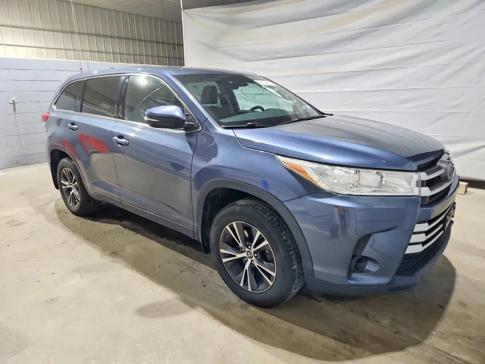 2018 TOYOTA HIGHLANDER LE  