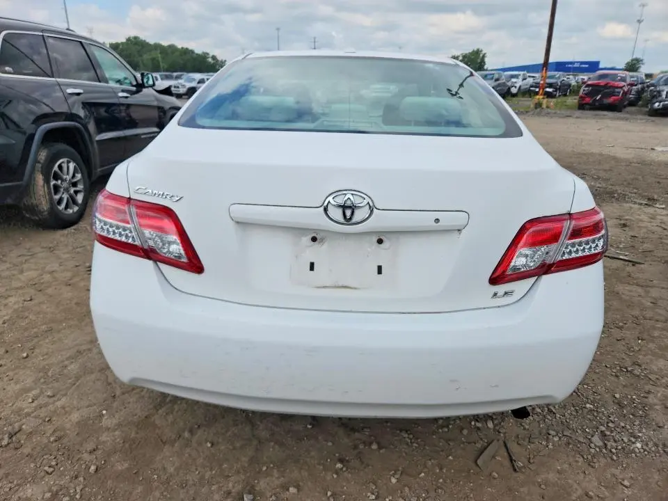 2011 TOYOTA CAMRY LE  