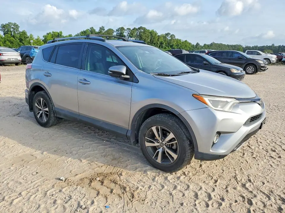 2018 TOYOTA RAV4 XLE  