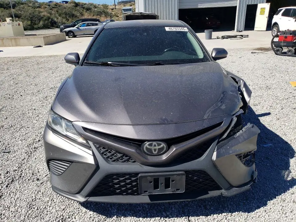 2019 TOYOTA CAMRY SE  