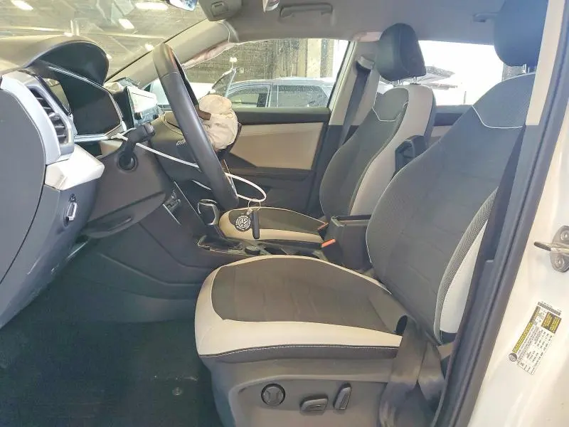 2025 VOLKSWAGEN TAOS SE  