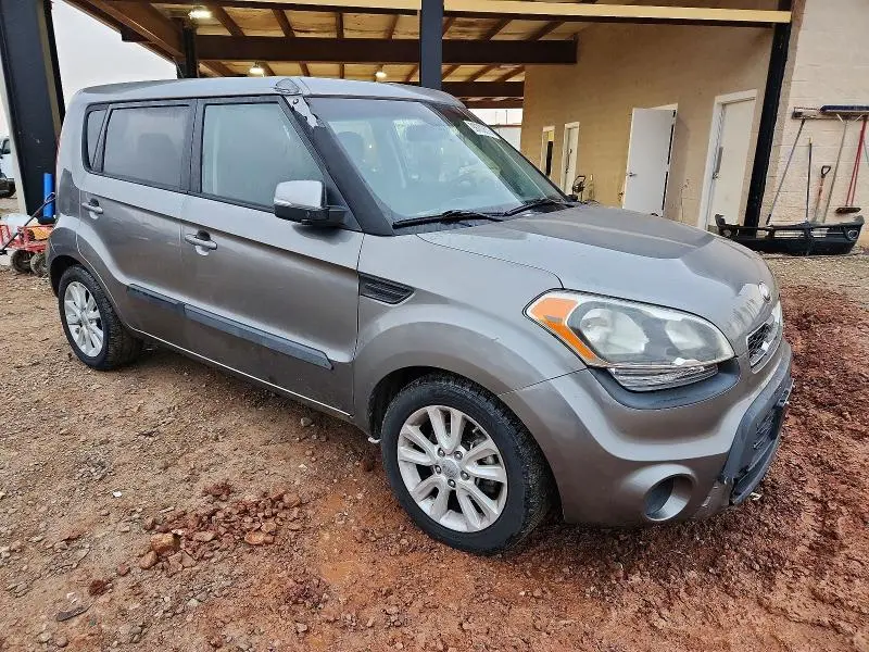 2013 KIA SOUL +  
