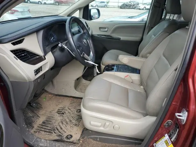 2017 TOYOTA SIENNA XLE  