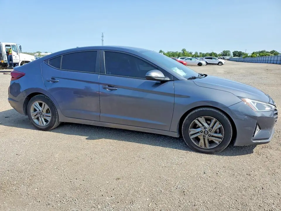 2020 HYUNDAI ELANTRA SEL  