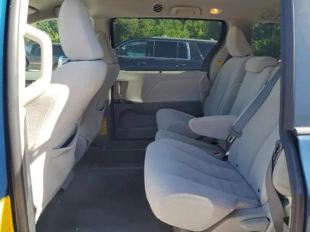 2011 TOYOTA SIENNA LE  