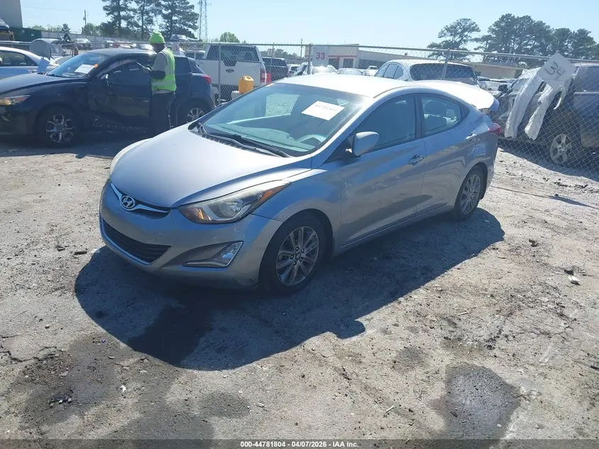 2016 HYUNDAI ELANTRA SE