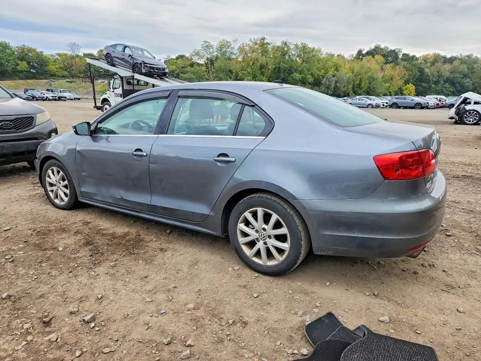 2013 VOLKSWAGEN JETTA SE  