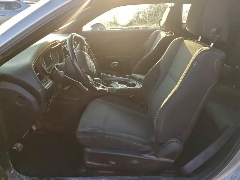 2016 DODGE CHALLENGER SXT  