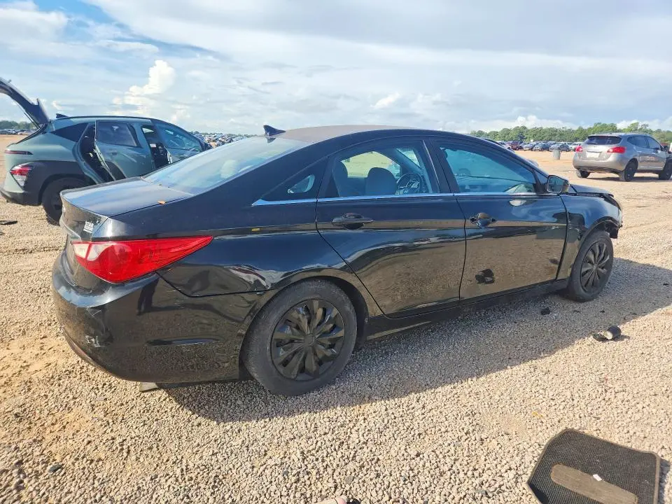 2011 HYUNDAI SONATA GLS  