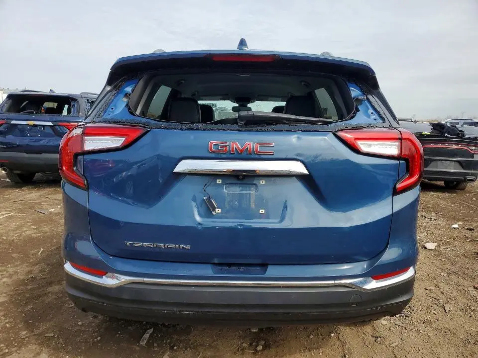 2024 GMC TERRAIN SLT  