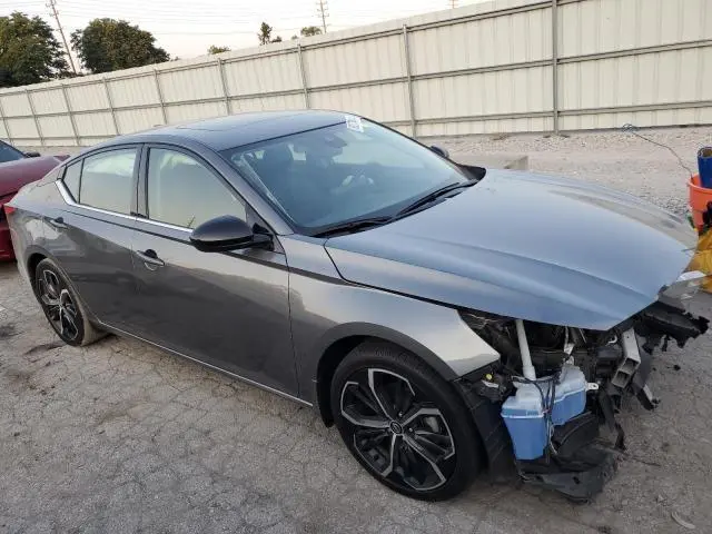 2023 NISSAN ALTIMA SR  