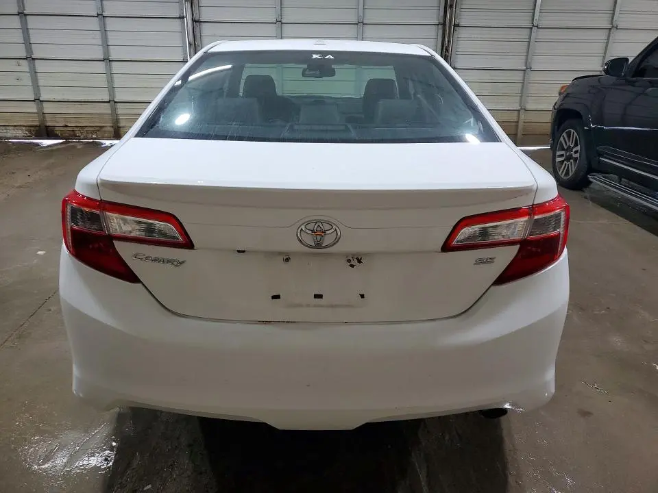 2013 TOYOTA CAMRY SE  