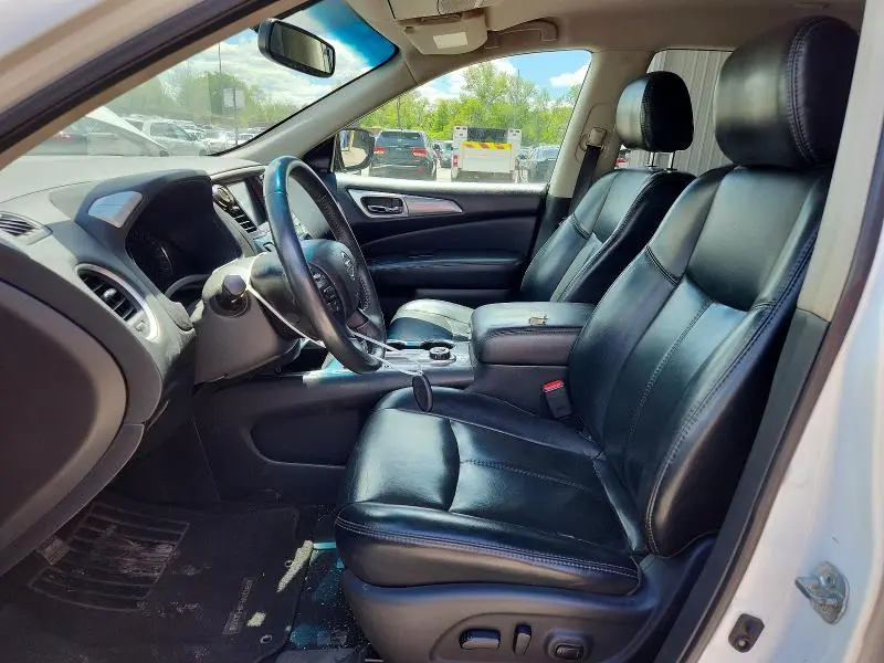 2017 NISSAN PATHFINDER SL  