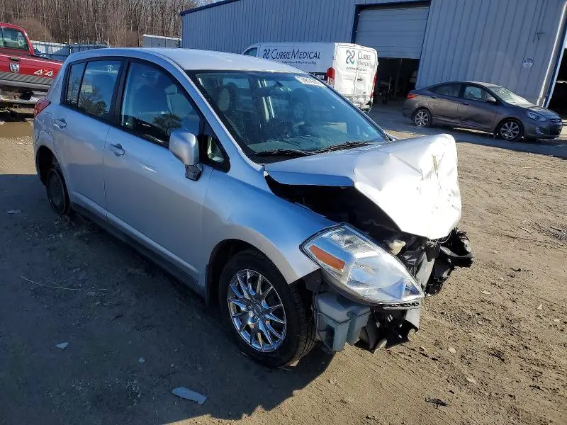 2011 NISSAN VERSA S  
