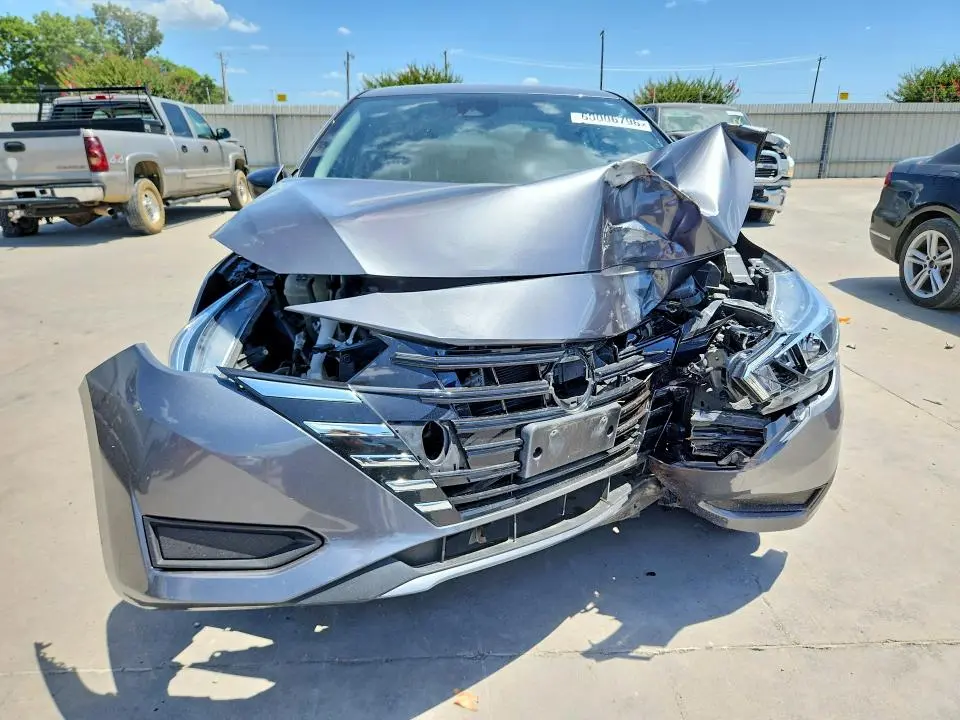 2024 NISSAN VERSA S  