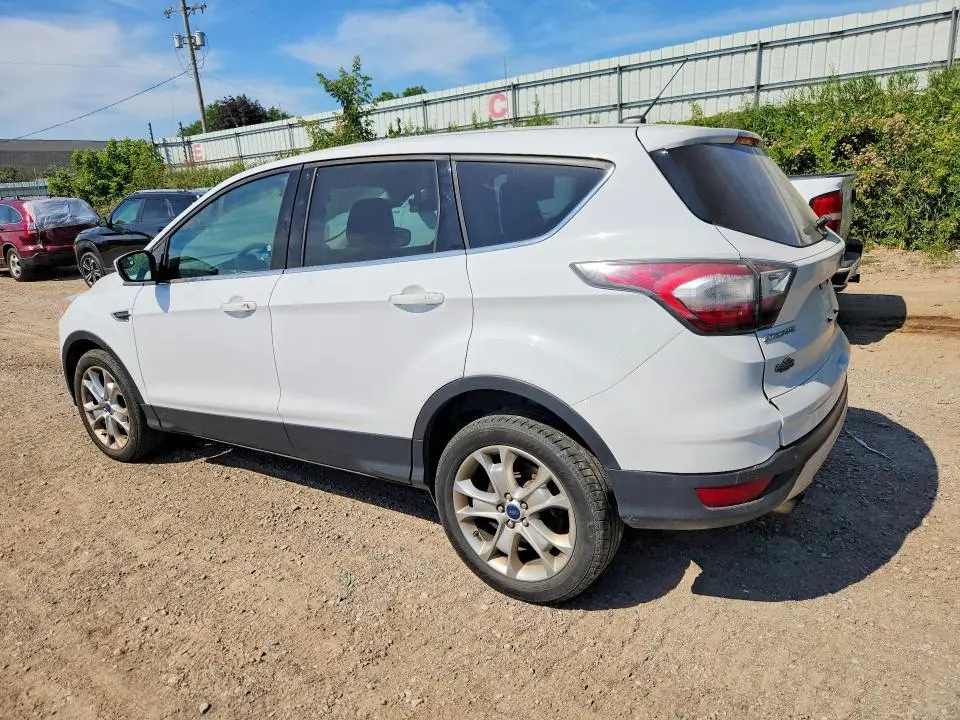 2017 FORD ESCAPE SE  