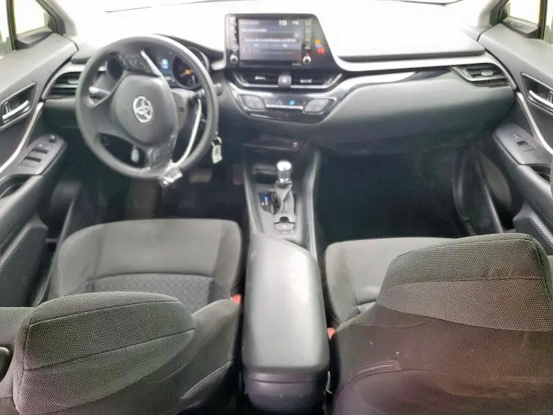 2021 TOYOTA C-HR XLE  