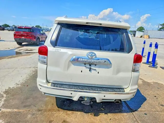 2010 TOYOTA 4RUNNER SR5  