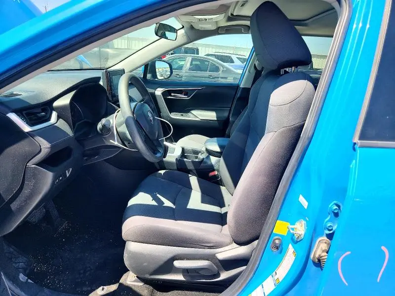 2019 TOYOTA RAV4 XLE  