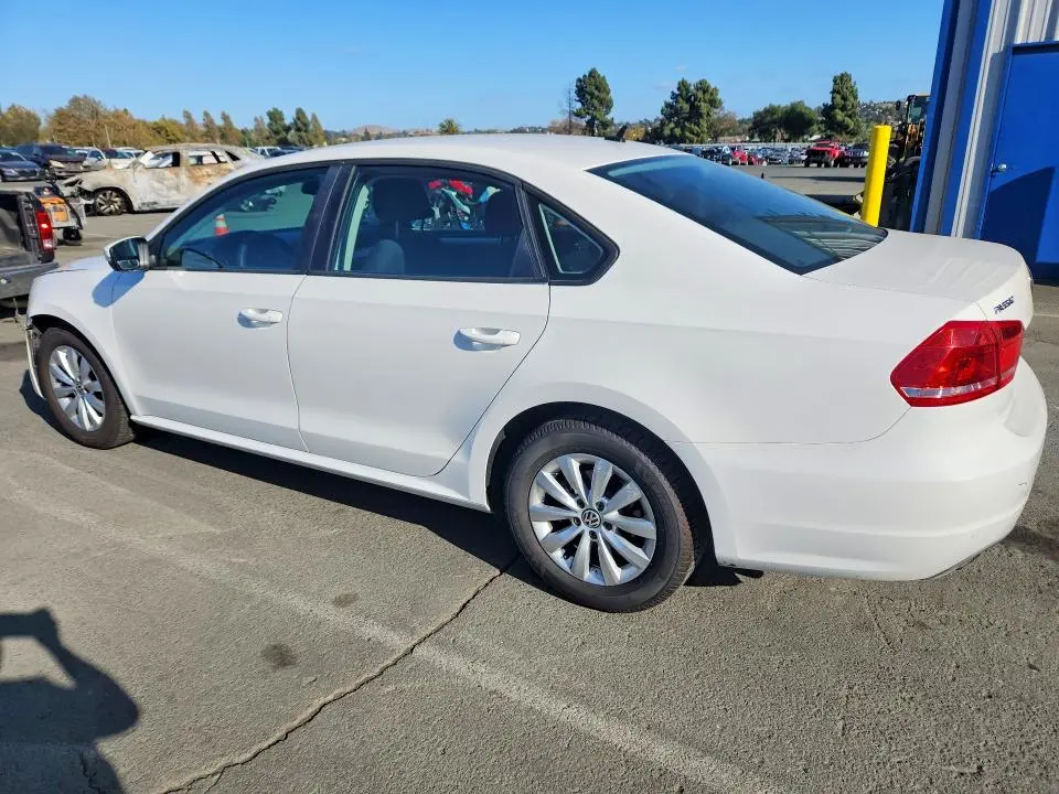 2013 VOLKSWAGEN PASSAT S  