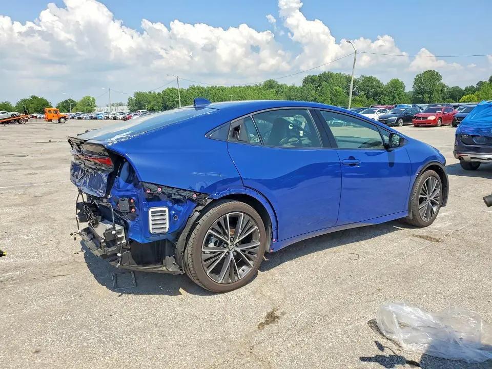 2024 TOYOTA PRIUS XLE  