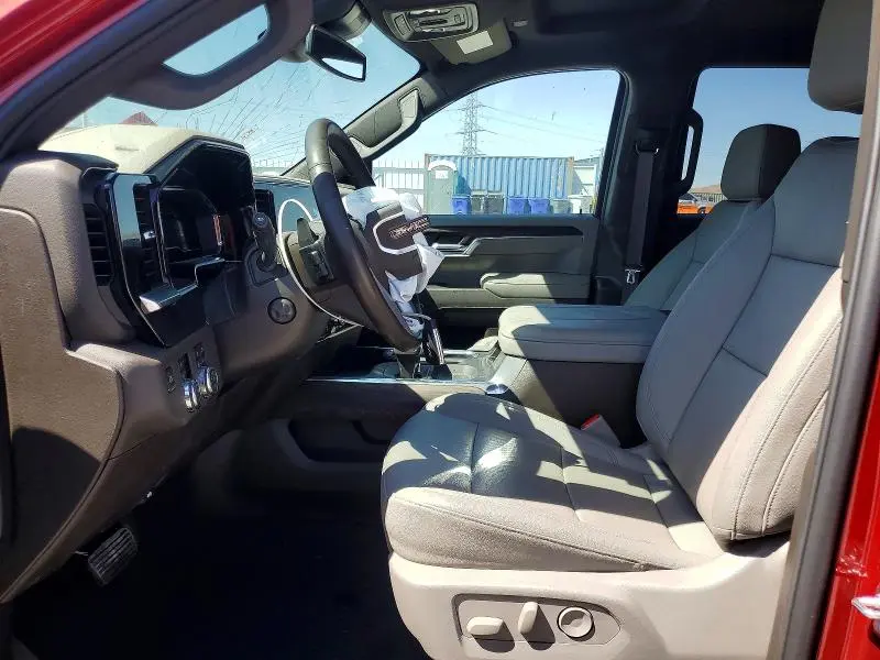 2025 GMC SIERRA K1500 SLT  