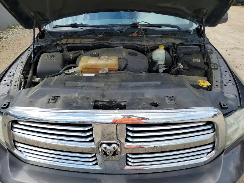 2015 RAM 1500 SLT  