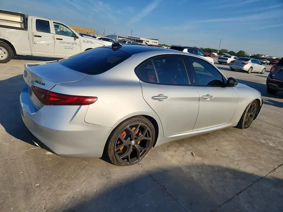 2021 ALFA ROMEO GIULIA   
