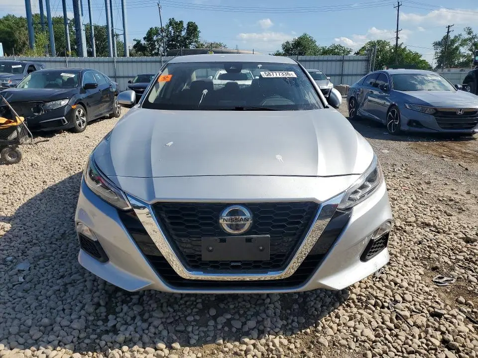 2021 NISSAN ALTIMA SV  