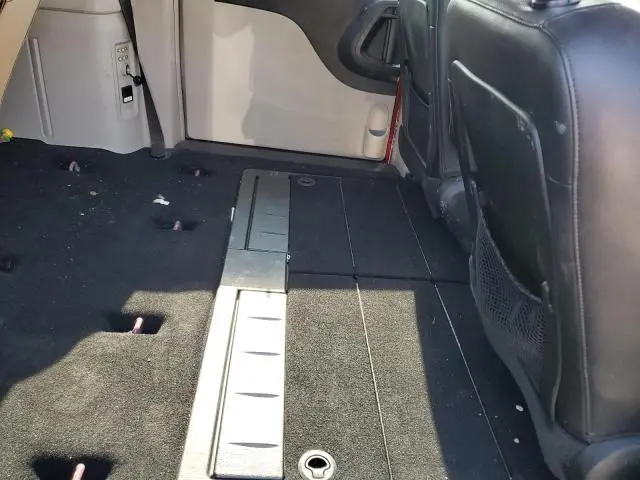 2012 CHRYSLER TOWN & COUNTRY TOURING L  