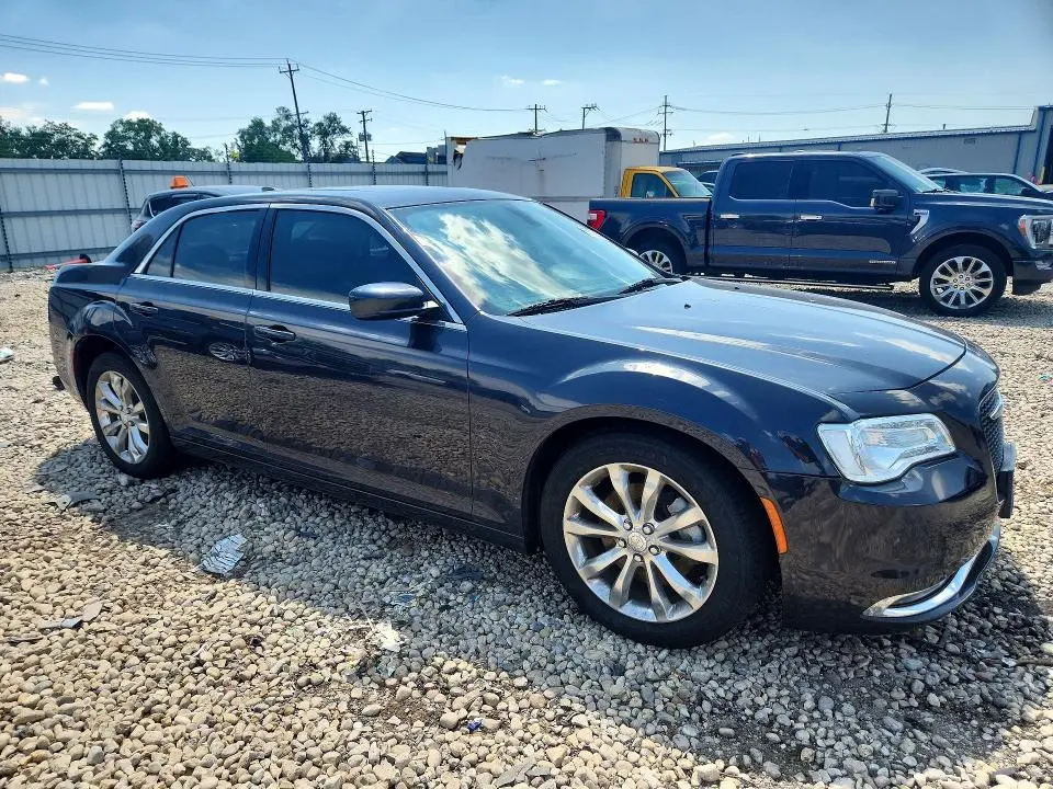 2016 CHRYSLER 300 LIMITED  