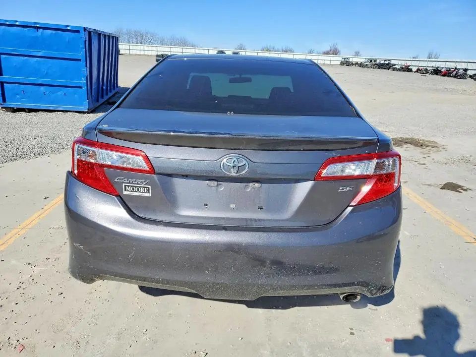 2014 TOYOTA CAMRY SE  