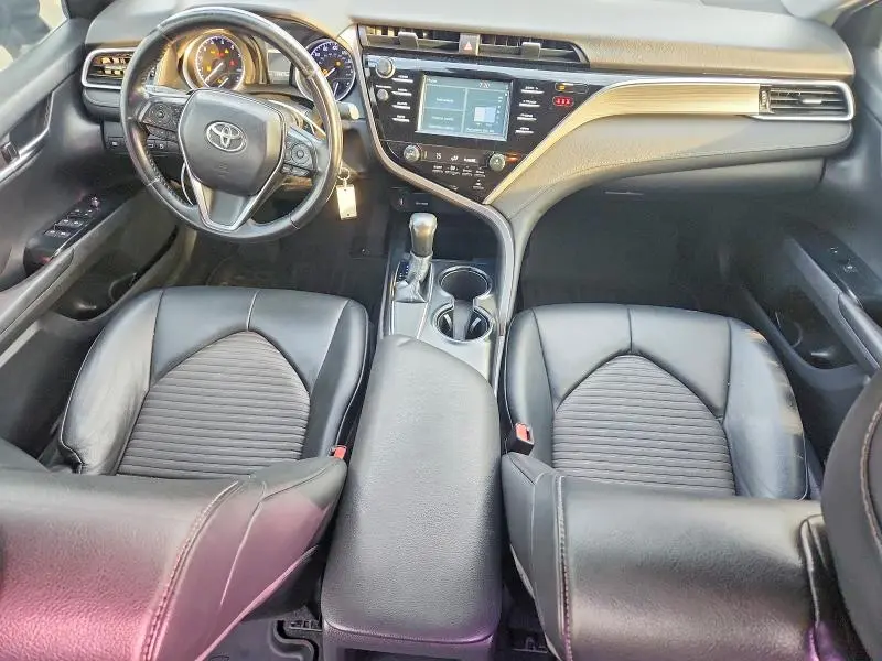 2018 TOYOTA CAMRY SE  