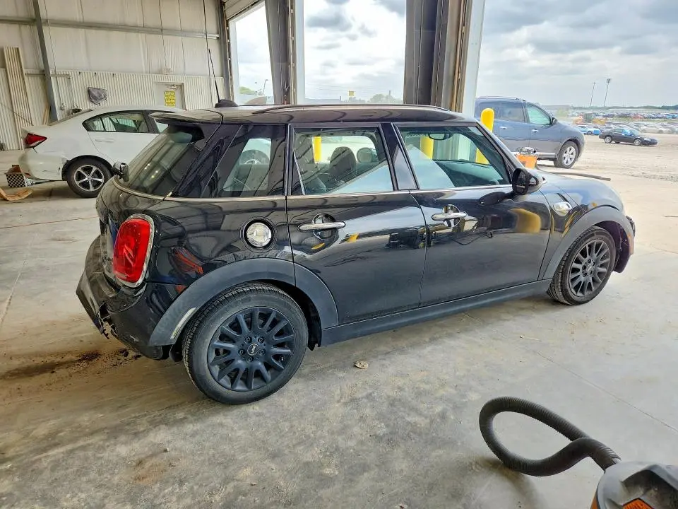 2017 MINI COOPER S  