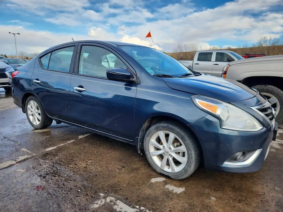 2015 NISSAN VERSA SL W   