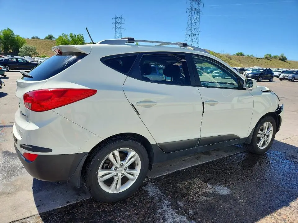 2011 HYUNDAI TUCSON GLS  