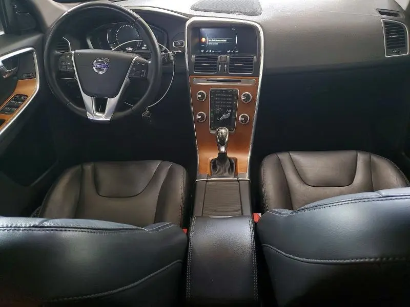 2017 VOLVO XC60 T5 INSCRIPTION  