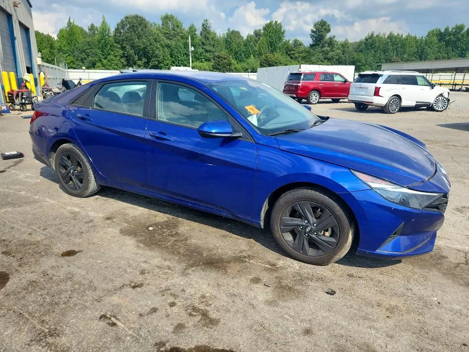 2022 HYUNDAI ELANTRA SEL  