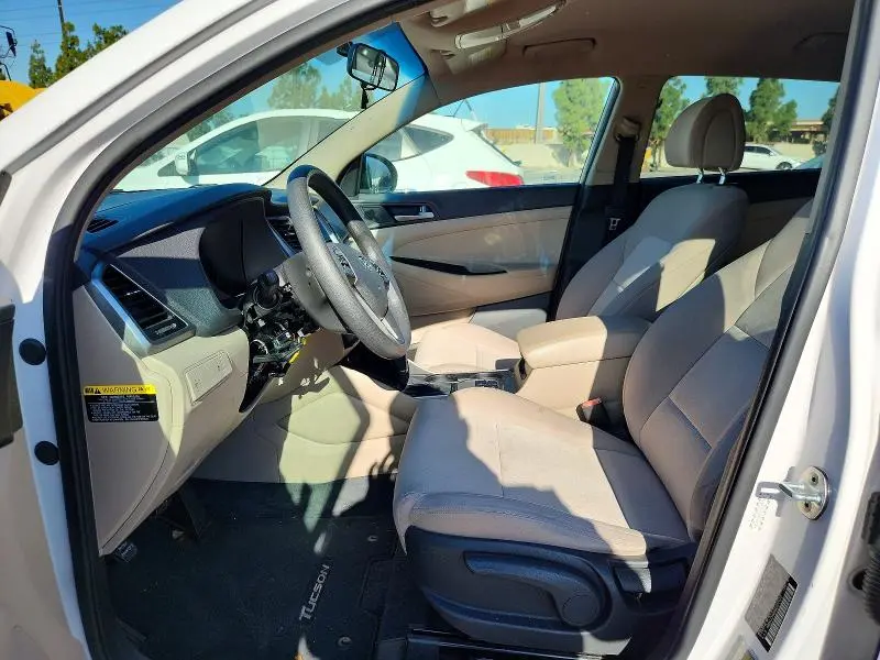 2016 HYUNDAI TUCSON SE  