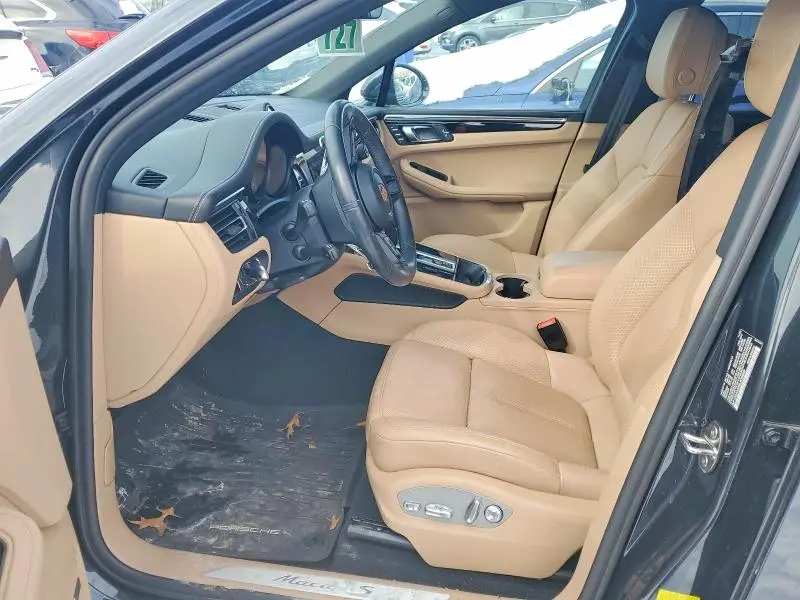 2024 PORSCHE MACAN S  