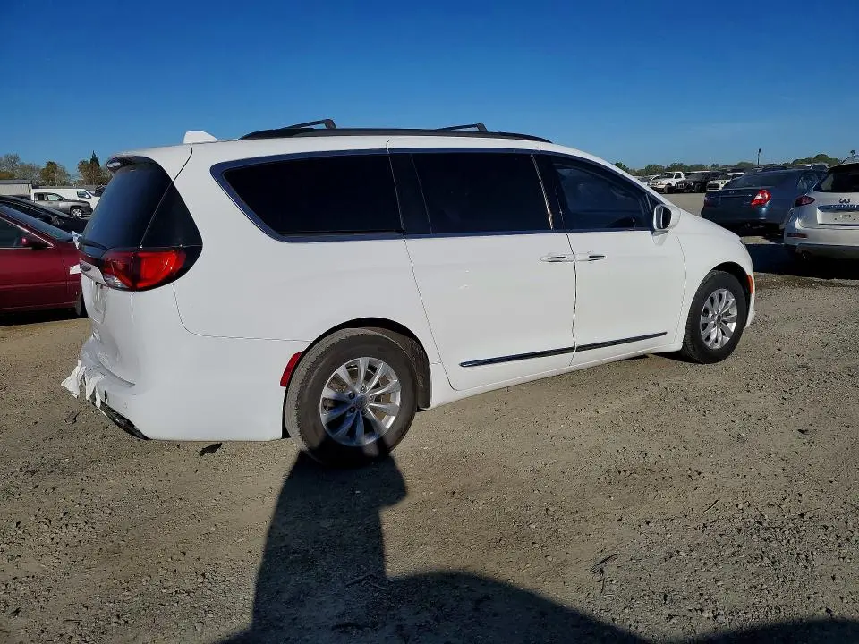 2017 CHRYSLER PACIFICA TOURING L  