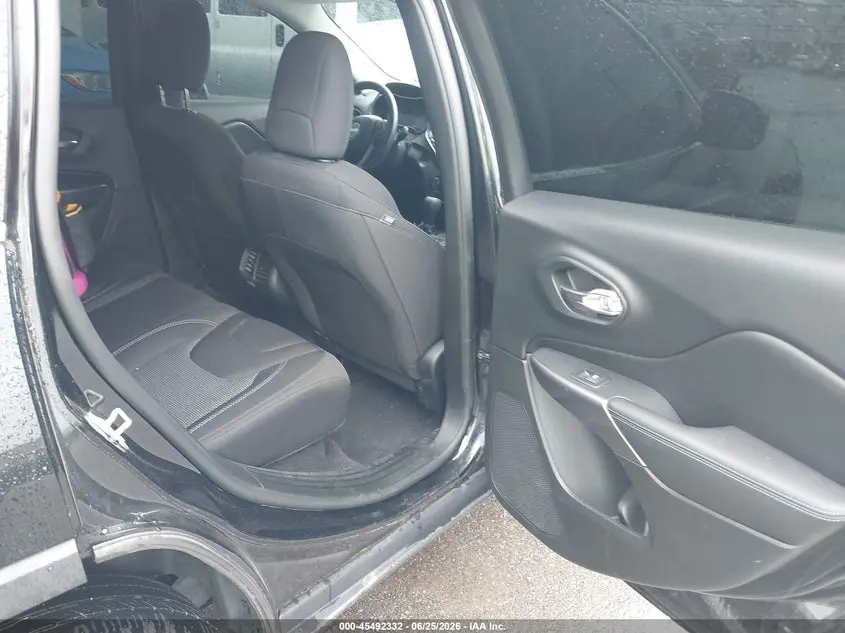 2019 JEEP CHEROKEE LATITUDE 4X4